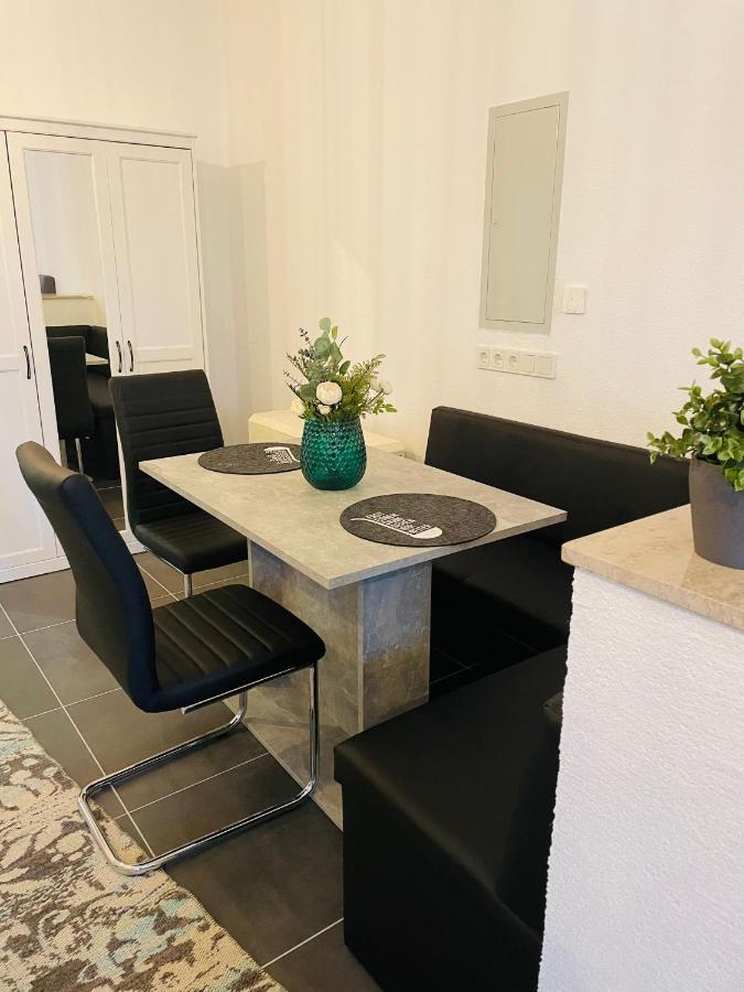 Ferienwohnung Emma An Der Romantischen Strasse Вейкерсхайм Екстериор снимка